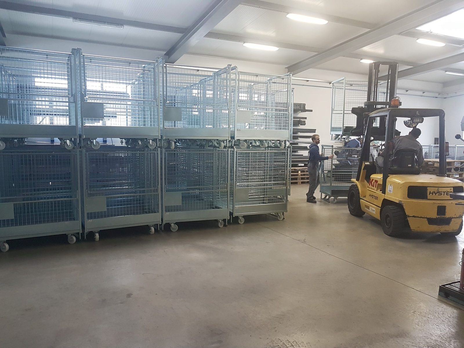 Thang Di Động | Báo Giá Các Loại Cho Kho Xưởng Mới Nhất 2026